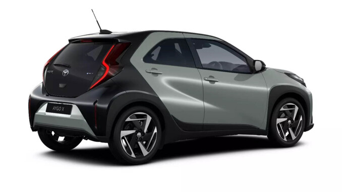 Toyota Aygo X 1.5 Hybrid Design 5dr CVT Hybrid Hatchback - Image 2